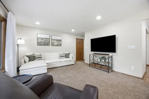 2844 Hickory Street N Fargo ND 58102