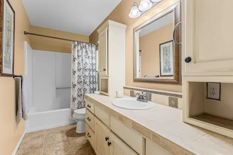 1626 36 1/2 Avenue S Fargo ND 58104