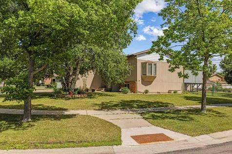 1626 36 1/2 Avenue S Fargo ND 58104
