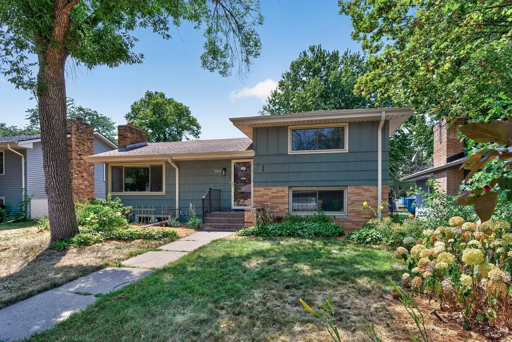 4621 Ewing Avenue N Robbinsdale MN 55422