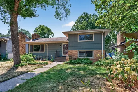 4621 Ewing Avenue N Robbinsdale MN 55422