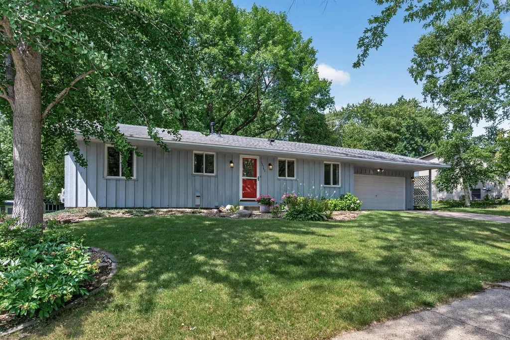 13345 Foliage Avenue Apple Valley MN 55124