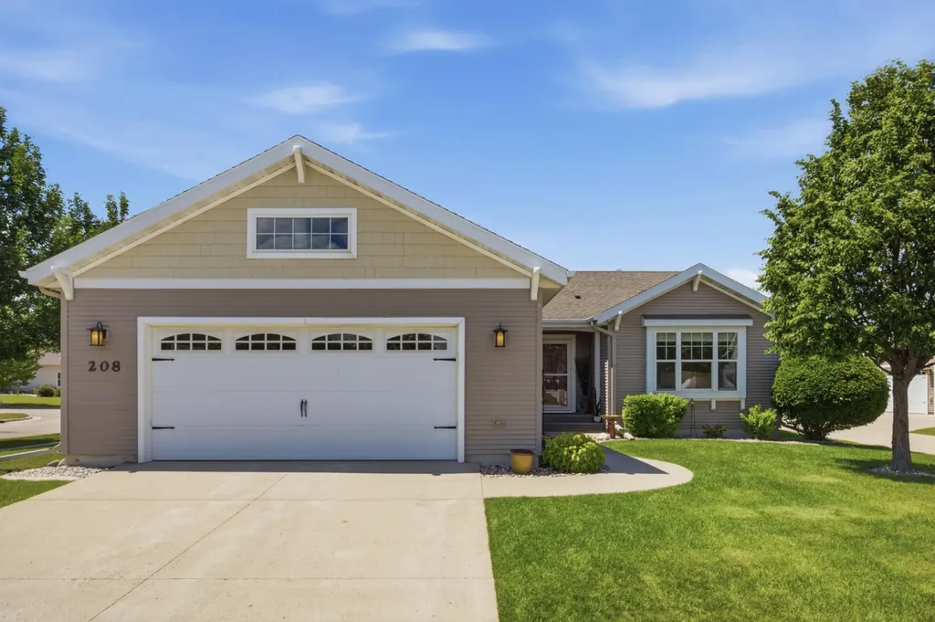 208 15th Avenue Way E West Fargo ND 58078