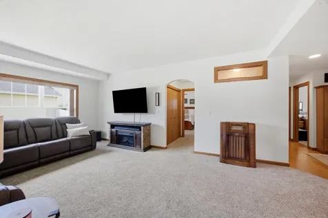 208 15th Avenue Way E West Fargo ND 58078