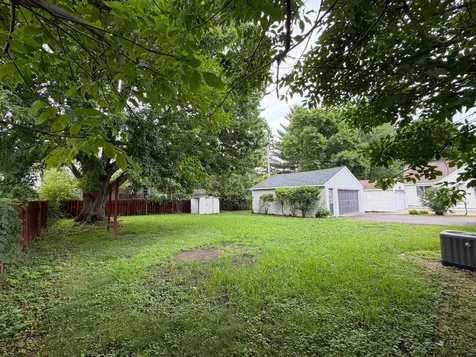 1051 Burke Avenue W Roseville MN 55113