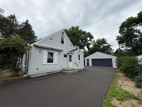 1051 Burke Avenue W Roseville MN 55113