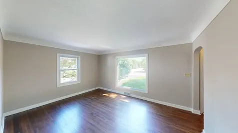 1051 Burke Avenue W Roseville MN 55113