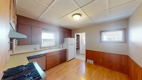 1051 Burke Avenue W Roseville MN 55113