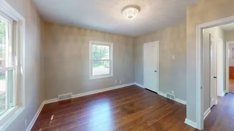 1051 Burke Avenue W Roseville MN 55113