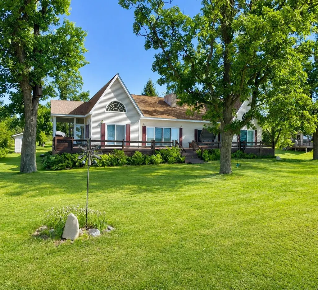 2282 71st Street Luck WI 54853