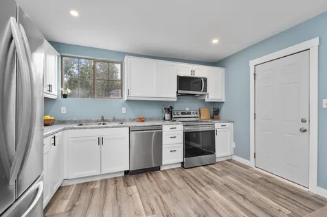 637 Lake Street Eau Claire WI 54703
