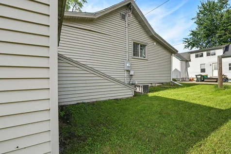 637 Lake Street Eau Claire WI 54703