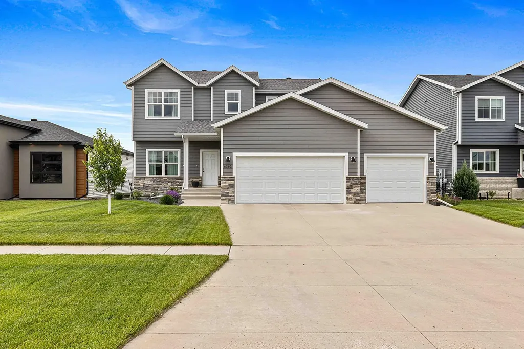 6363 S 54th Avenue S Fargo ND 58104