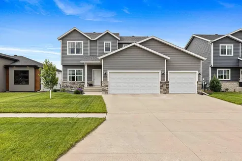 6363 S 54th Avenue S Fargo ND 58104