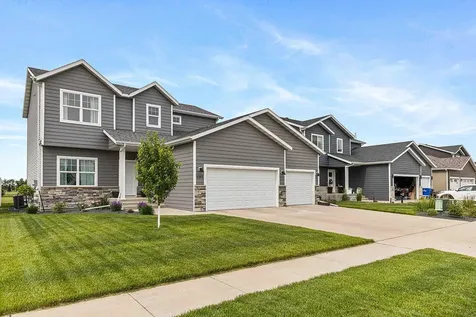 6363 S 54th Avenue S Fargo ND 58104
