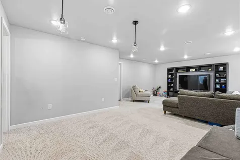 6363 S 54th Avenue S Fargo ND 58104