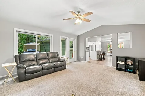 27435 127th Street NW Zimmerman MN 55398