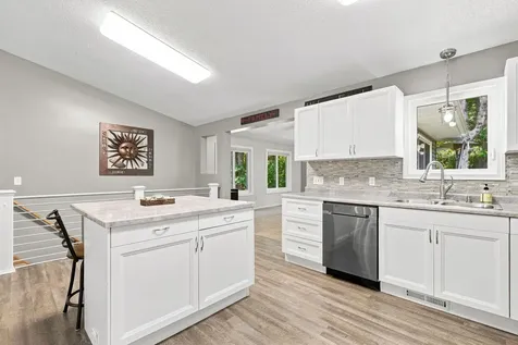 27435 127th Street NW Zimmerman MN 55398
