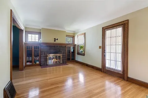 928 N 19th Avenue E Duluth MN 55812