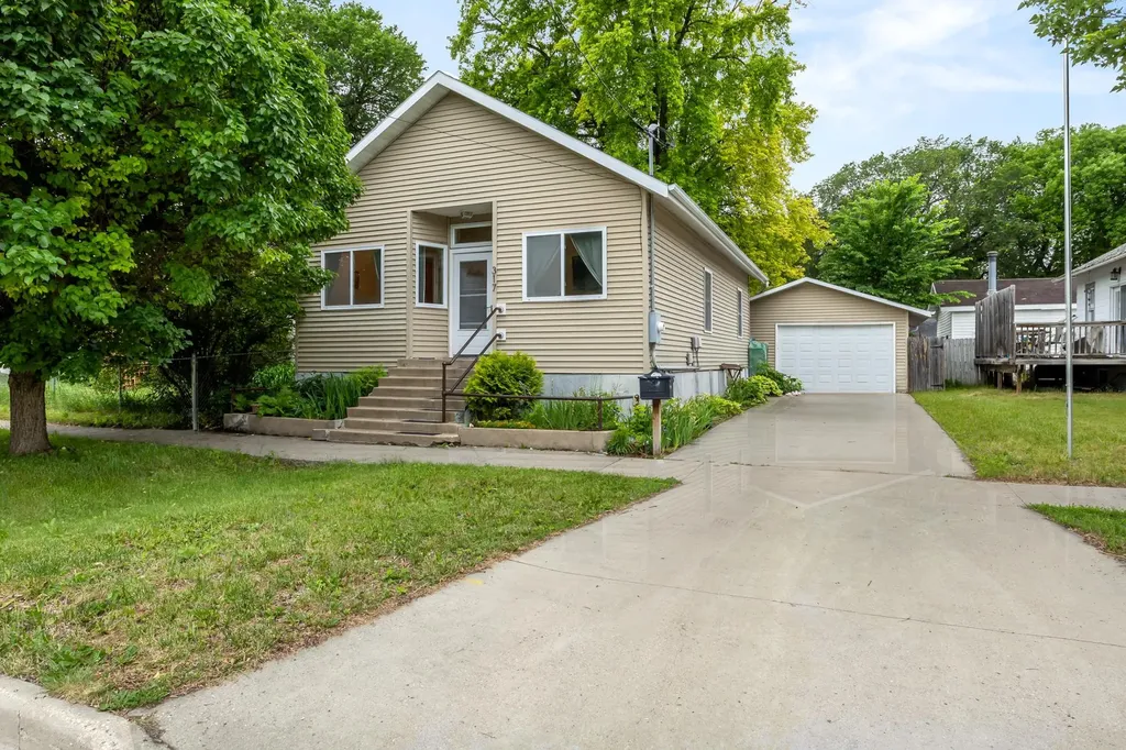317 15th Street S Fargo ND 58103