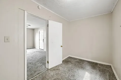 1024 Geranium Avenue E Saint Paul MN 55106