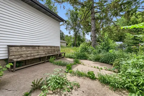 1024 Geranium Avenue E Saint Paul MN 55106