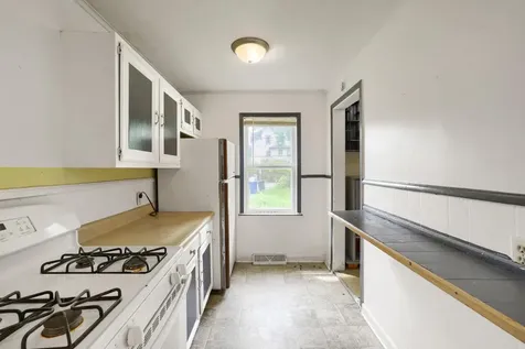 1024 Geranium Avenue E Saint Paul MN 55106