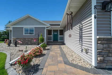 814 Curt Felt Drive Alexandria MN 56308
