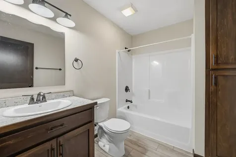 814 Curt Felt Drive Alexandria MN 56308