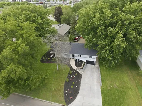 7840 Harold Avenue Golden Valley MN 55427