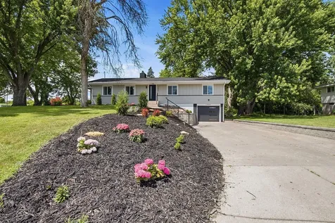 7840 Harold Avenue Golden Valley MN 55427