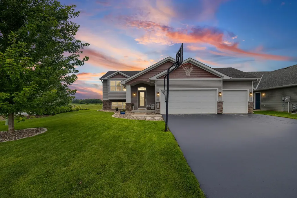 6679 210th Street W Farmington MN 55024