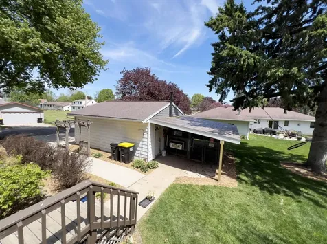 803 S Pine Street Caledonia MN 55921