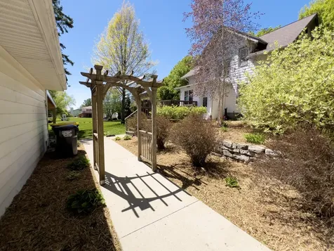 803 S Pine Street Caledonia MN 55921