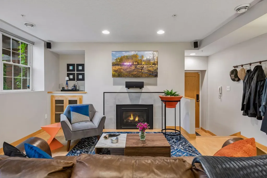 1926 Pleasant Avenue Minneapolis MN 55403