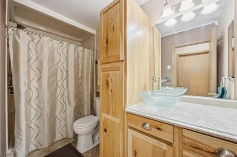 841 37th Avenue N Fargo ND 58102