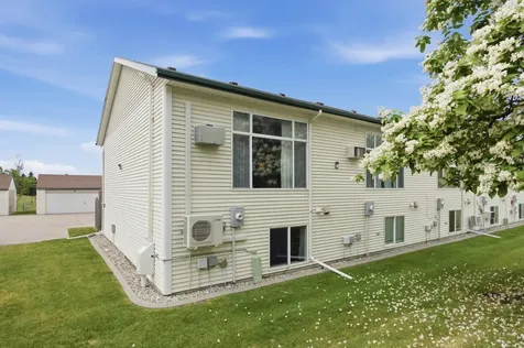 841 37th Avenue N Fargo ND 58102