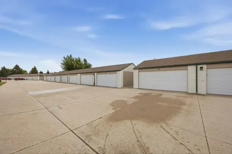 841 37th Avenue N Fargo ND 58102