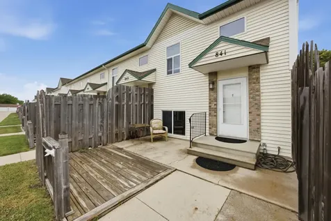841 37th Avenue N Fargo ND 58102