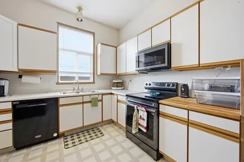 841 37th Avenue N Fargo ND 58102