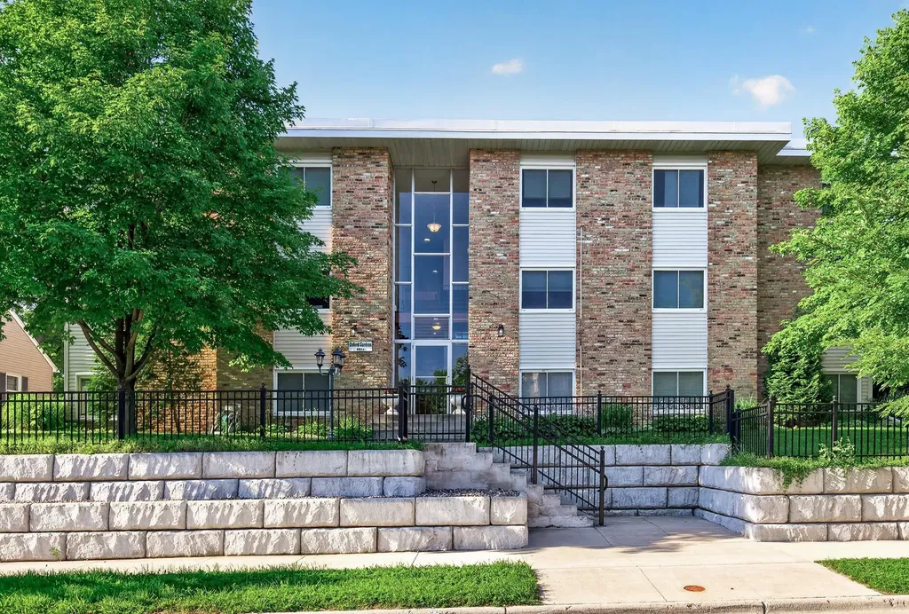 5911 Oxford Street Saint Louis Park MN 55416