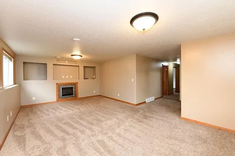 1159 39 1/2 Avenue W West Fargo ND 58078