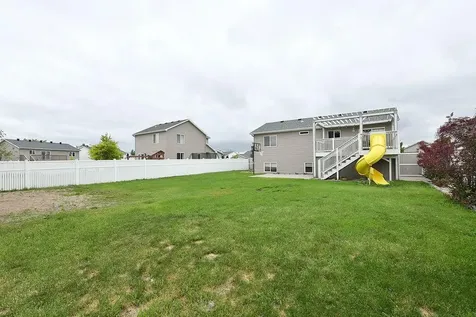 1159 39 1/2 Avenue W West Fargo ND 58078