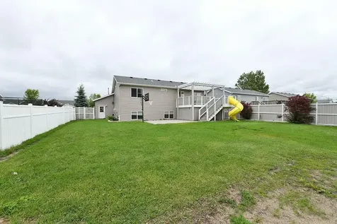 1159 39 1/2 Avenue W West Fargo ND 58078
