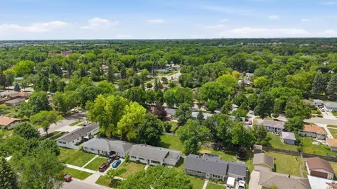 1512 17th Street S Moorhead MN 56560