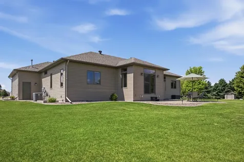 501 Willow Bend Circle Casselton ND 58012