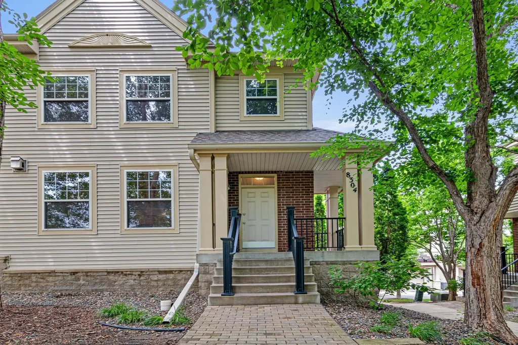 8304 Townsend Drive Eden Prairie MN 55344
