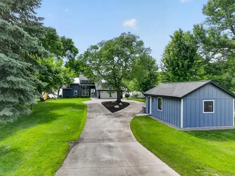 3710 Crestwood Drive NE Alexandria MN 56308