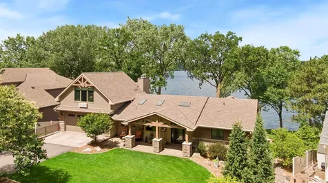 920 Pershing Circle Burnsville MN 55306