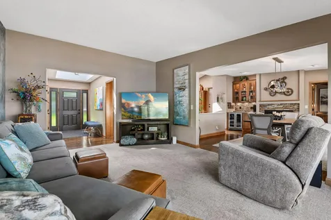 920 Pershing Circle Burnsville MN 55306